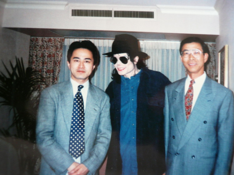Just a cool picture I had to share (again with MJ!), young Mizuguchi, with General Manager Hisashi Suzuki.